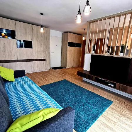 Modern Coresi Apartment